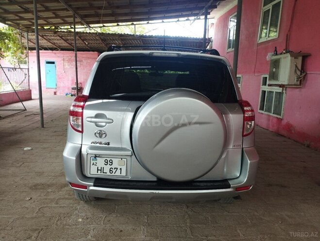 Toyota RAV4 2012, 193,121 km - 2.5 л - Neftçala