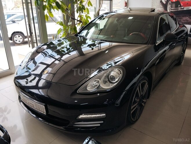 Porsche Panamera 4S-2