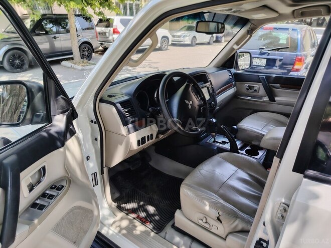 Mitsubishi Pajero 2008, 243,000 km - 3.0 л - Bakı