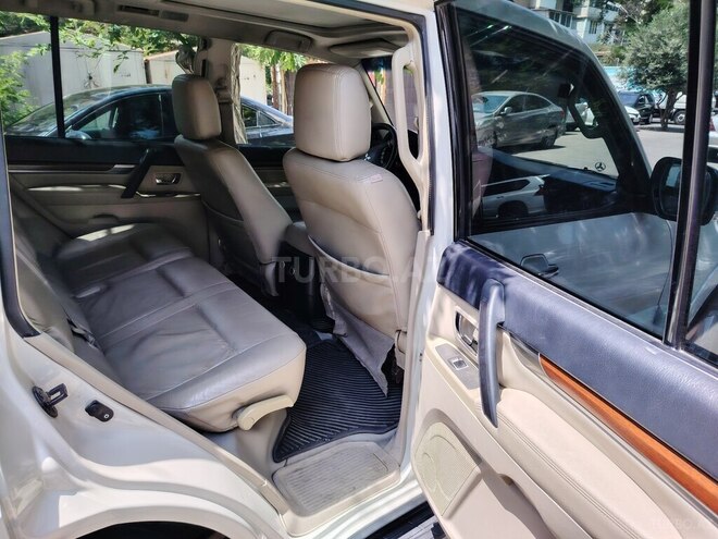 Mitsubishi Pajero 2008, 243,000 km - 3.0 л - Bakı