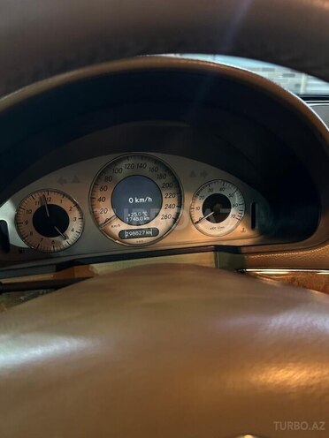 Mercedes E 280-16