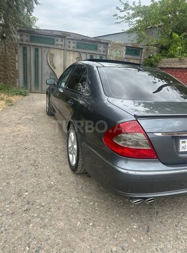 Mercedes E 280-10
