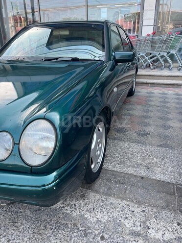 Mercedes E 220 d 1999, 456,389 km - 2.2 l - Bakı