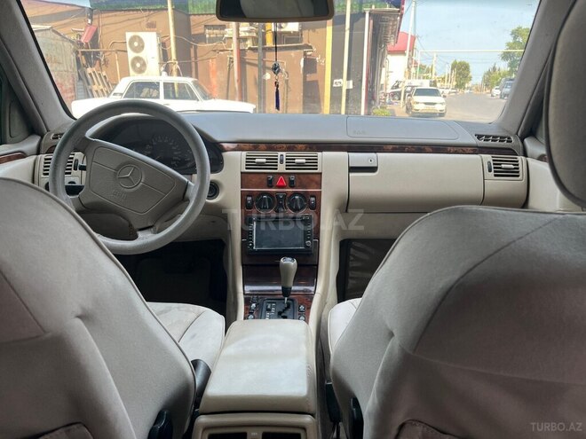 Mercedes E 220 d 1999, 456,389 km - 2.2 l - Bakı