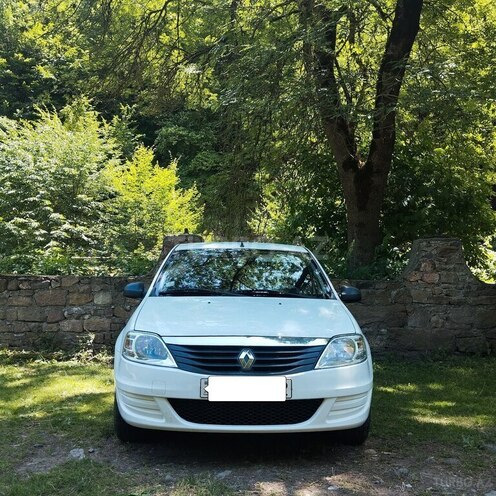 Renault Logan-1