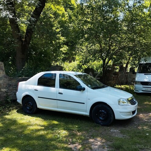 Renault Logan-4