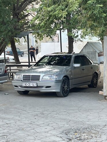 Mercedes C 240 1998, 270,000 km - 2.4 l - Sumqayıt