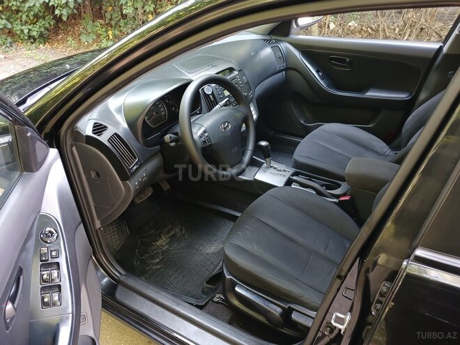 Hyundai Elantra-7