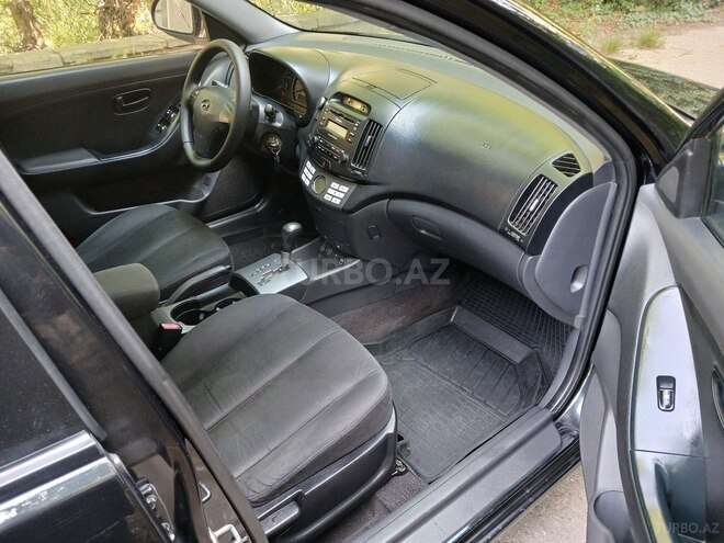 Hyundai Elantra-8