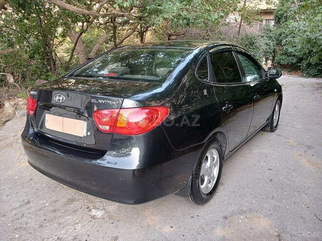 Hyundai Elantra-5