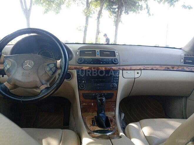 Mercedes E 220 d 2003, 235,684 km - 2.2 l - Sumqayıt