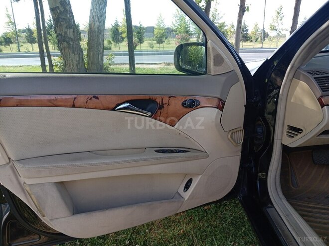 Mercedes E 220 d 2003, 235,684 km - 2.2 l - Sumqayıt