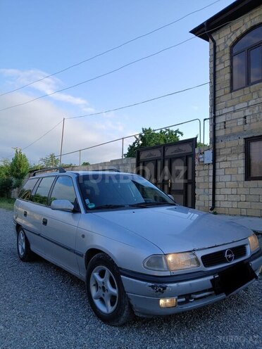 Opel Astra 1997, 350,650 km - 1.6 l - Quba
