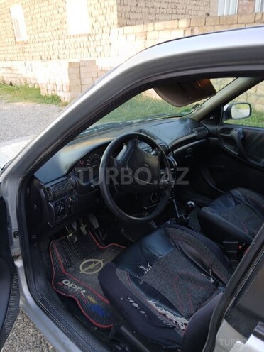 Opel Astra 1997, 350,650 km - 1.6 l - Quba