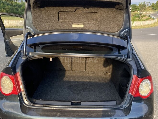 Volkswagen Passat 2005, 377,400 km - 2.0 l - Bakı