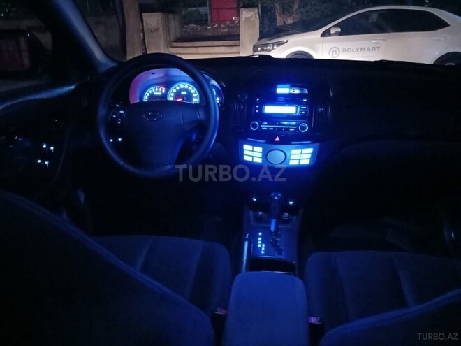 Hyundai Elantra-13