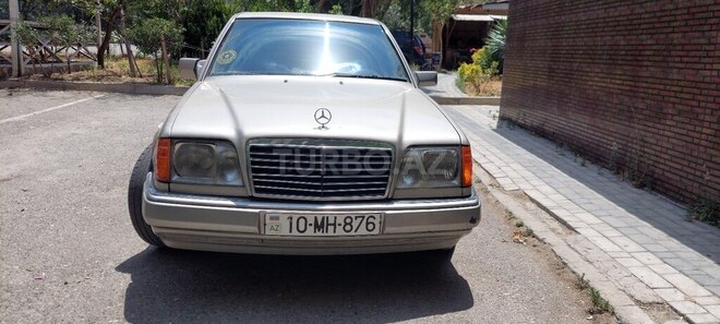 Mercedes E 200-1