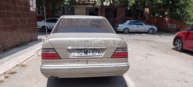 Mercedes E 200-3