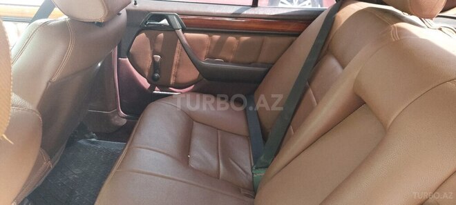 Mercedes E 200-6