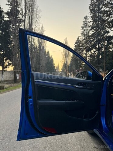 Hyundai Avante 2015, 206,000 km - 1.6 л - Masallı