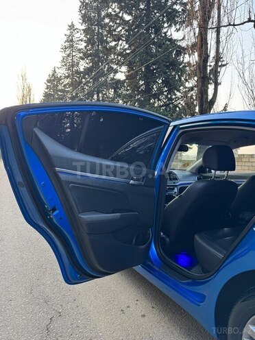Hyundai Avante 2015, 206,000 km - 1.6 л - Masallı