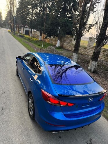 Hyundai Avante 2015, 206,000 km - 1.6 л - Masallı