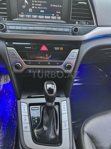 Hyundai Avante 2015, 206,000 km - 1.6 л - Masallı