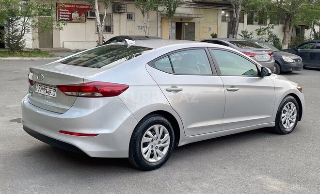Hyundai Elantra 2017, 199,000 km - 2.0 л - Bakı