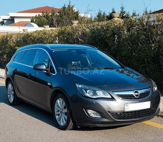 Opel Astra 2011, 199,000 km - 1.4 л - Bakı