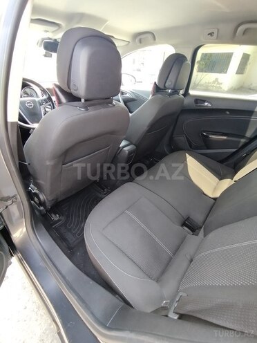 Opel Astra 2011, 199,000 km - 1.4 л - Bakı