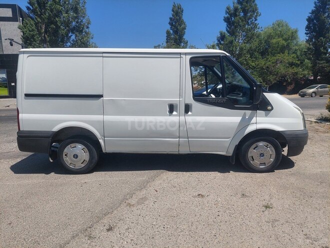 Ford Transit-2