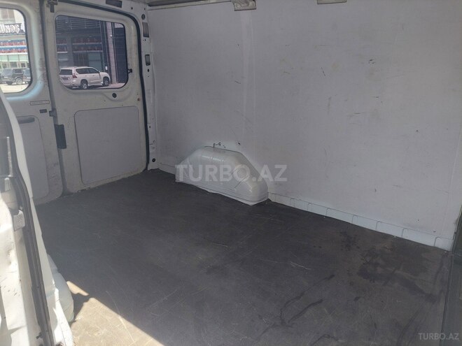 Ford Transit-6