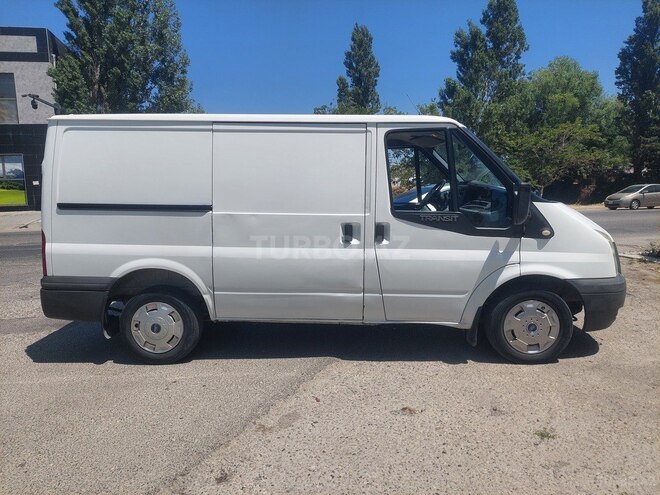 Ford Transit-3