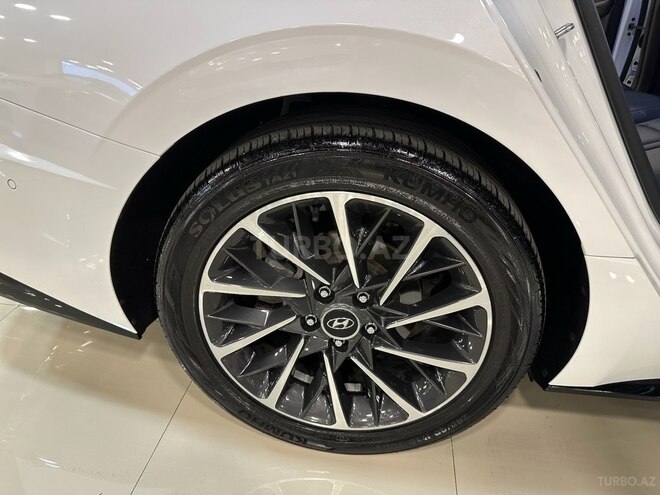 Hyundai Sonata-13