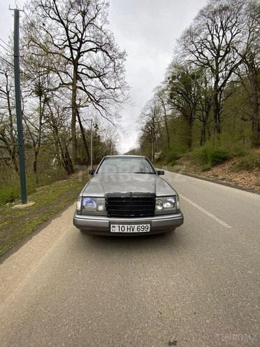 Mercedes E 290 1986, 200,000 km - 2.9 l - Bakı