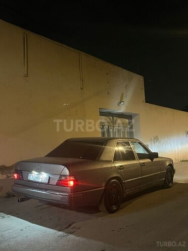 Mercedes E 290 1986, 200,000 km - 2.9 l - Bakı