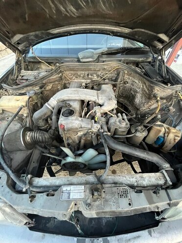 Mercedes E 290 1986, 200,000 km - 2.9 l - Bakı