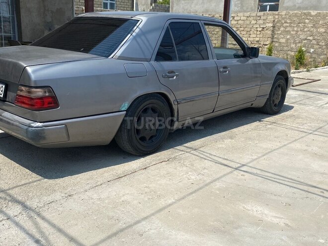 Mercedes E 290 1986, 200,000 km - 2.9 l - Bakı