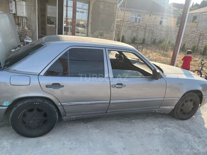 Mercedes E 290 1986, 200,000 km - 2.9 l - Bakı