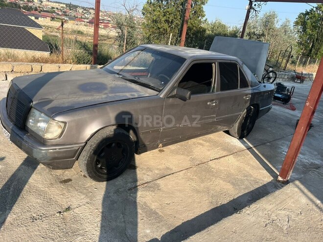 Mercedes E 290 1986, 200,000 km - 2.9 l - Bakı