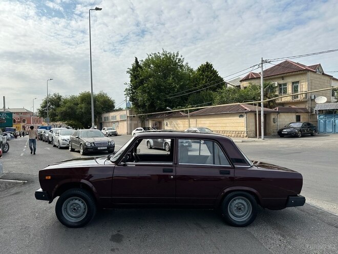 LADA (VAZ) 2107-4