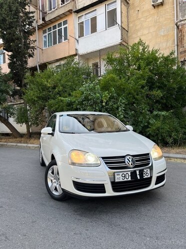Volkswagen Jetta-1