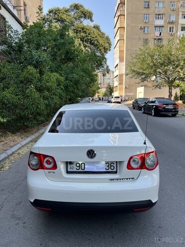 Volkswagen Jetta-2