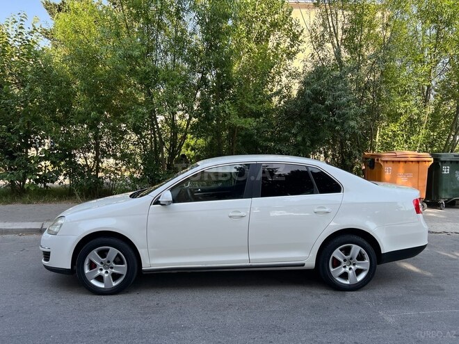 Volkswagen Jetta-4