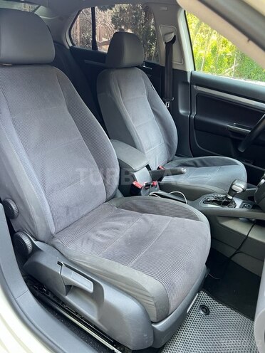 Volkswagen Jetta-12