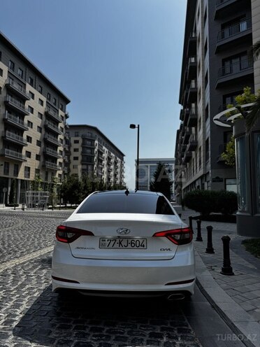 Hyundai Sonata-6