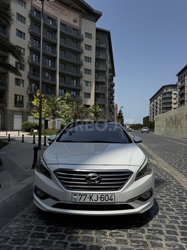 Hyundai Sonata-1