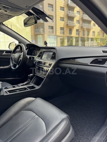 Hyundai Sonata-13