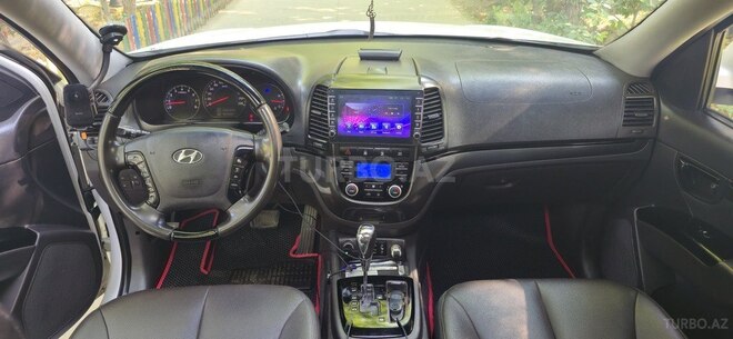Hyundai Santa Fe-12