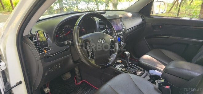Hyundai Santa Fe-13